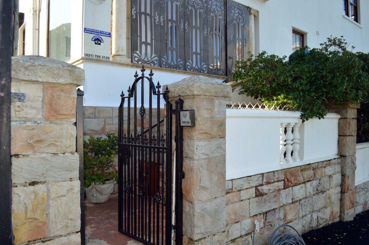 Bella Ev Guest House Muizenberg Exterior photo